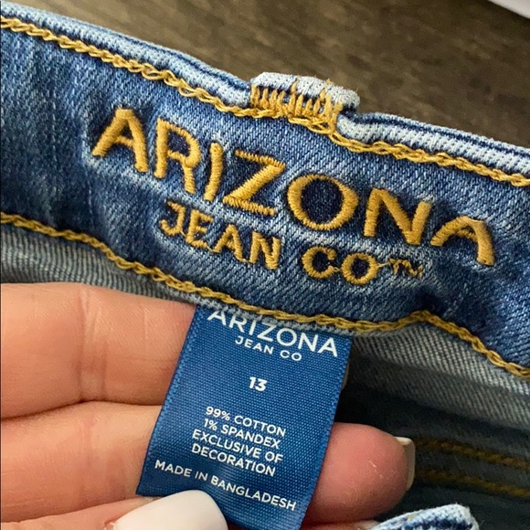 Super cute NWOT cropped jeans - Picture 5 of 7